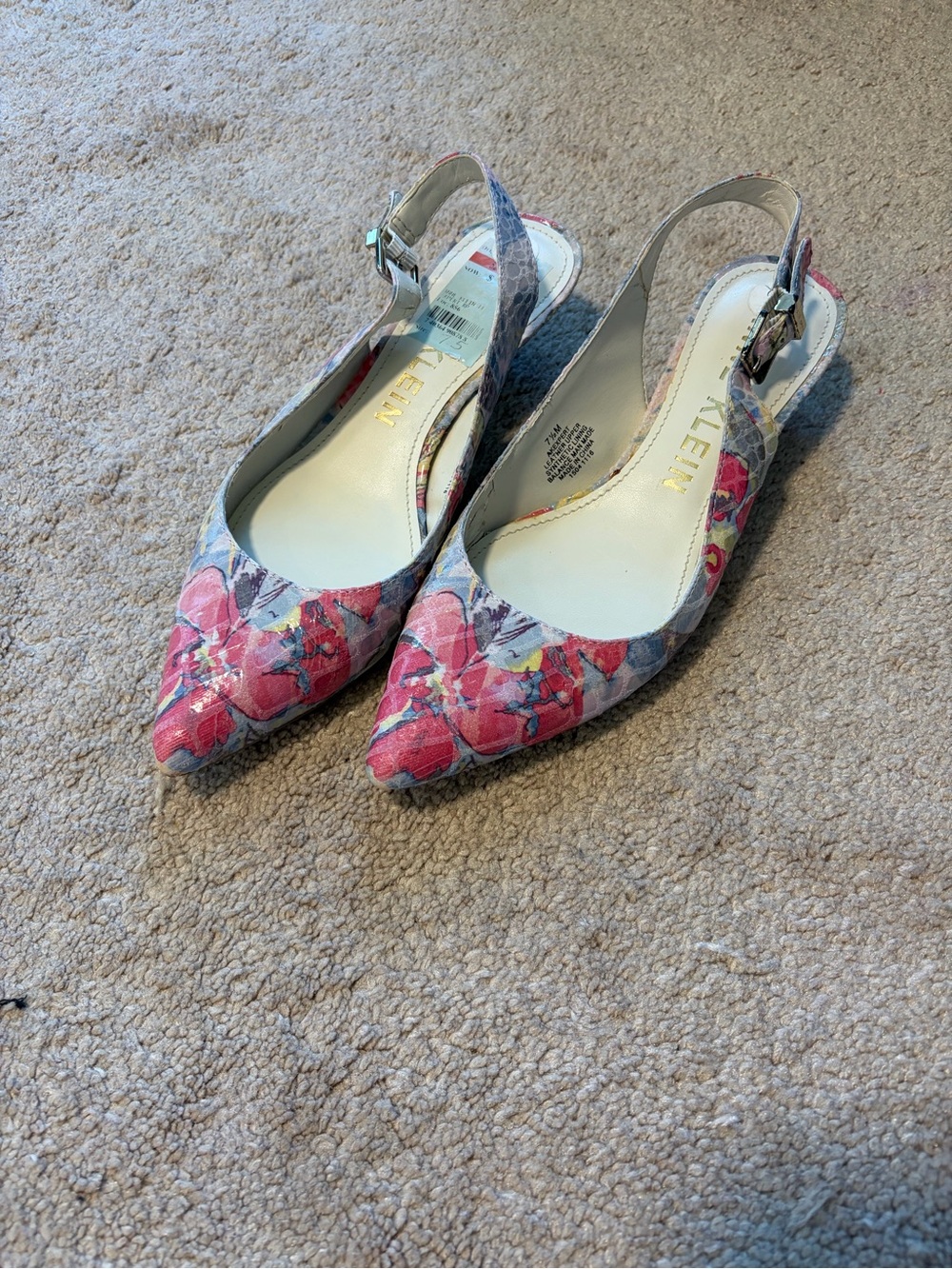 Anne Klein kitten heels size 7.5